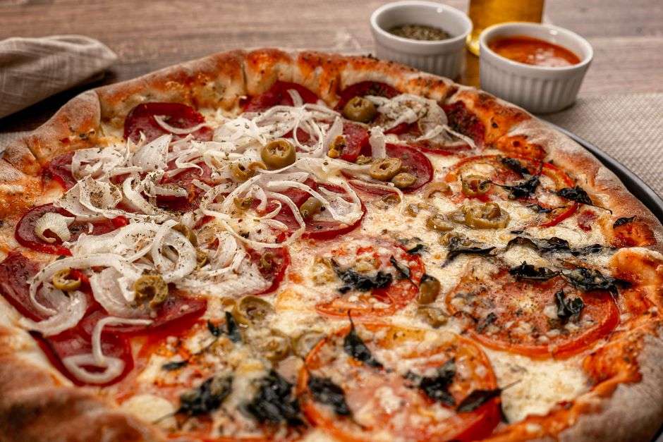 Pizza Caseira Econômico Fácil e Delicioso (Receita Completa)