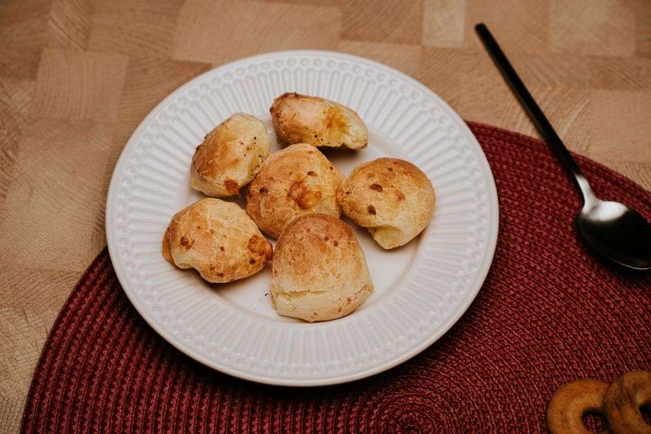 Salgado Assado de Queijo Fácil e Delicioso (Receita Completa)