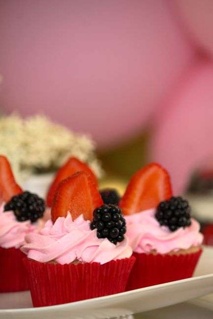Cupcake de Morango Fácil e Delicioso (Receita Completa)